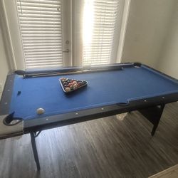 Hathaway Fairmont 6 Ft Portable Pool Table