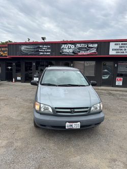 2000 Toyota Sienna LE