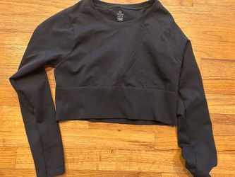 Black offline  long sleeve crop top in size M