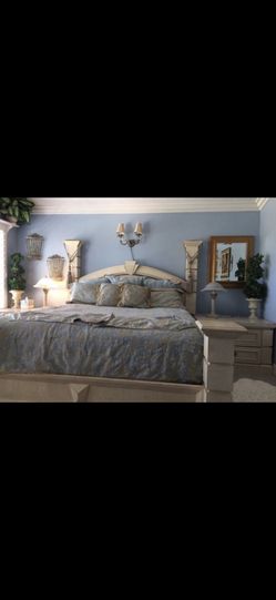 King Bed & Side Dressers