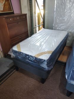 Twin mattress