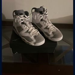 Jordan’s 6s Size 9