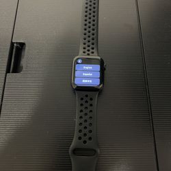 Apple Watch SE (GPS) 2nd gen - 40mm Aluminum Midnight + Case