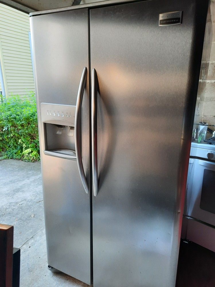 Frigidaire frigerator