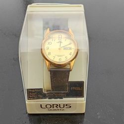 LORIS alanogue Quartz Wrist Watch. Never Ued