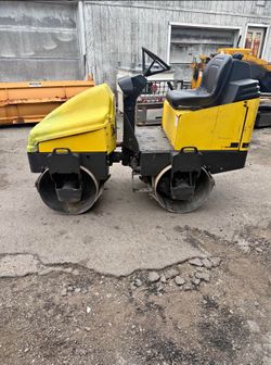 Wacker RD11A Vibratory Roller – $4,900 OBO