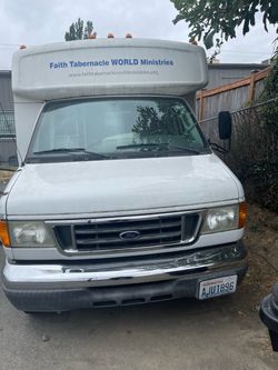 2005 Ford E-450