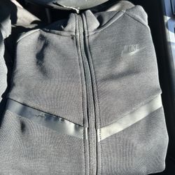 Full Set Nike Tech size M