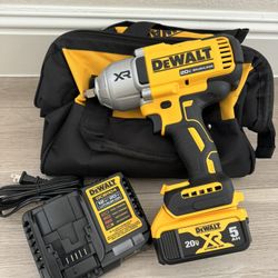 Dewalt 20v High Torque Impact Wrench Kit