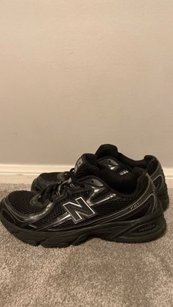 New Balance 740 Black and Silver Size 9.5