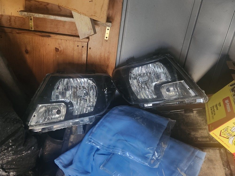 Nissan Frontier Headlights