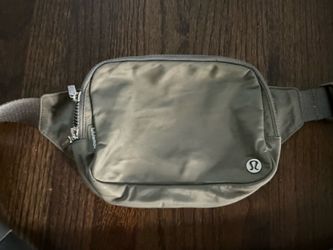 Lululemon Everywhere Belt Bag