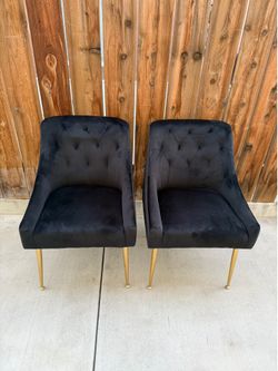 2 dining chairs