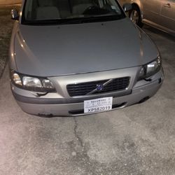 2004 Volvo S-60