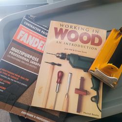 Working in Wood: An Introduction Book / Sandpaper and Tool