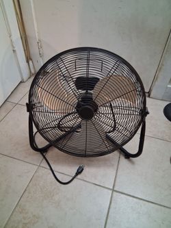 Fan 20"inches & 3 speed $40 Dlls.
