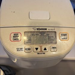 Rice cooker ! Perfect condition 