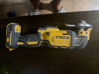 DEWALT 20V MAX XR Brushless Oscillating Multi-Tool