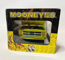 M2 Machines 1/24 (Chase) 1976 GMC Sierra Grande 15 Mooneyes