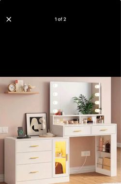 Vanity desk