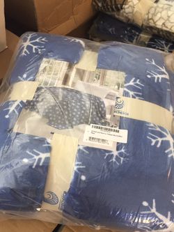 Queen coral blanket - blue flakes