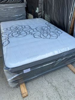 Queen Size Mattress Pillow Top  new