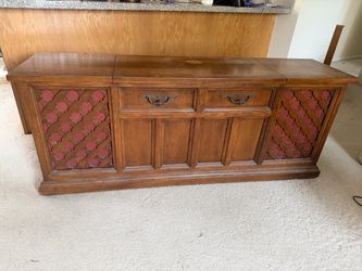 Vintage Philco Stereo Console Record Player & AM/FM Radio