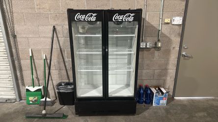 2 door cooler merchandiser