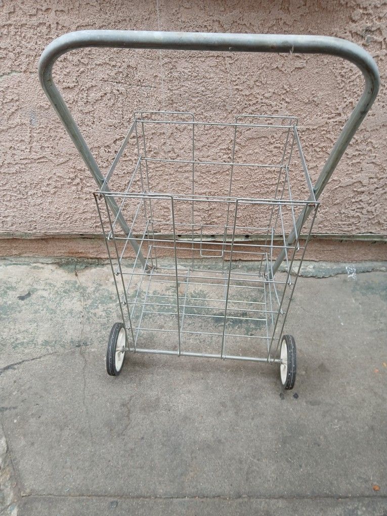 Vintage  Shopping  Cart 