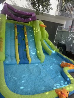 Waterslide with blower