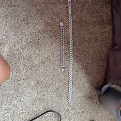Selling Cuban link necklace and bracelet