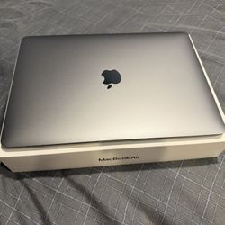  2020 MacBook Air 13-Inch Display