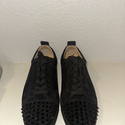 CHRISTIAN LOUBOUTIN Men's Louis Junior Spikes Leather Low-Top Sneakers