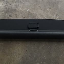 2017 - 2019 Audi Q7 Retractable Cargo Cover OEM- Black