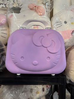 Hello Kitty Carry On