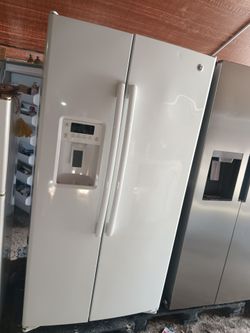 G/E refrigerator side by side everything works good 💯2️⃣ months warranty 📌