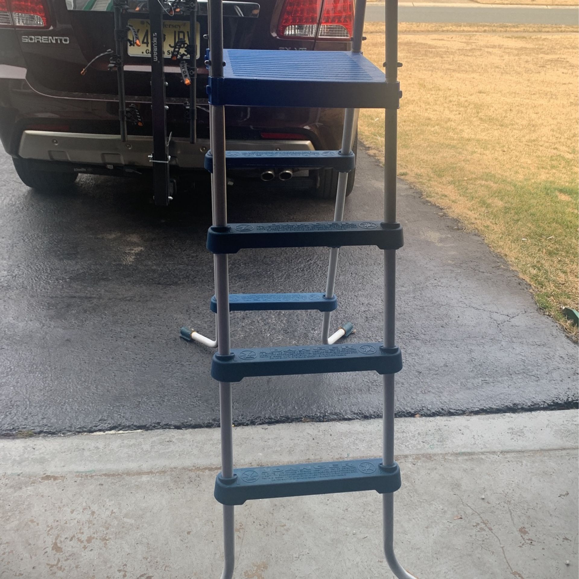 Pool Ladder Very Sturdy 48 To 52 Pool Size