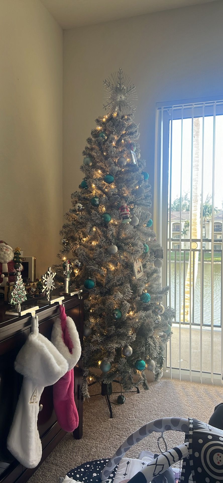 6.5 Foot Christmas Tree