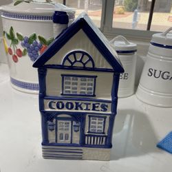 Cookie Jar - Ceramic