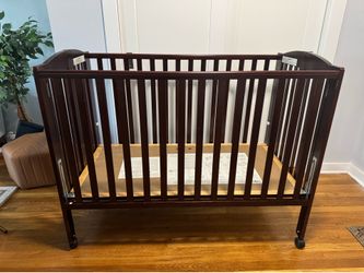 Dream On Me Full Size Portable Crib