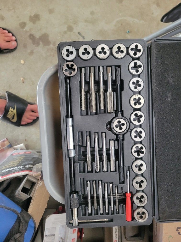 Tap and Die Set