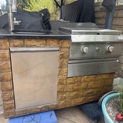 **FREE ** Barbecue Island Sink & Stovetop Section Only