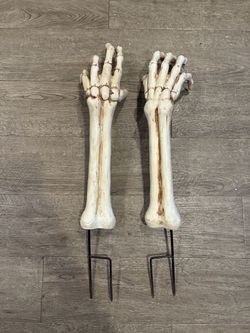 Halloween Lawn Stake Skeleton Hands