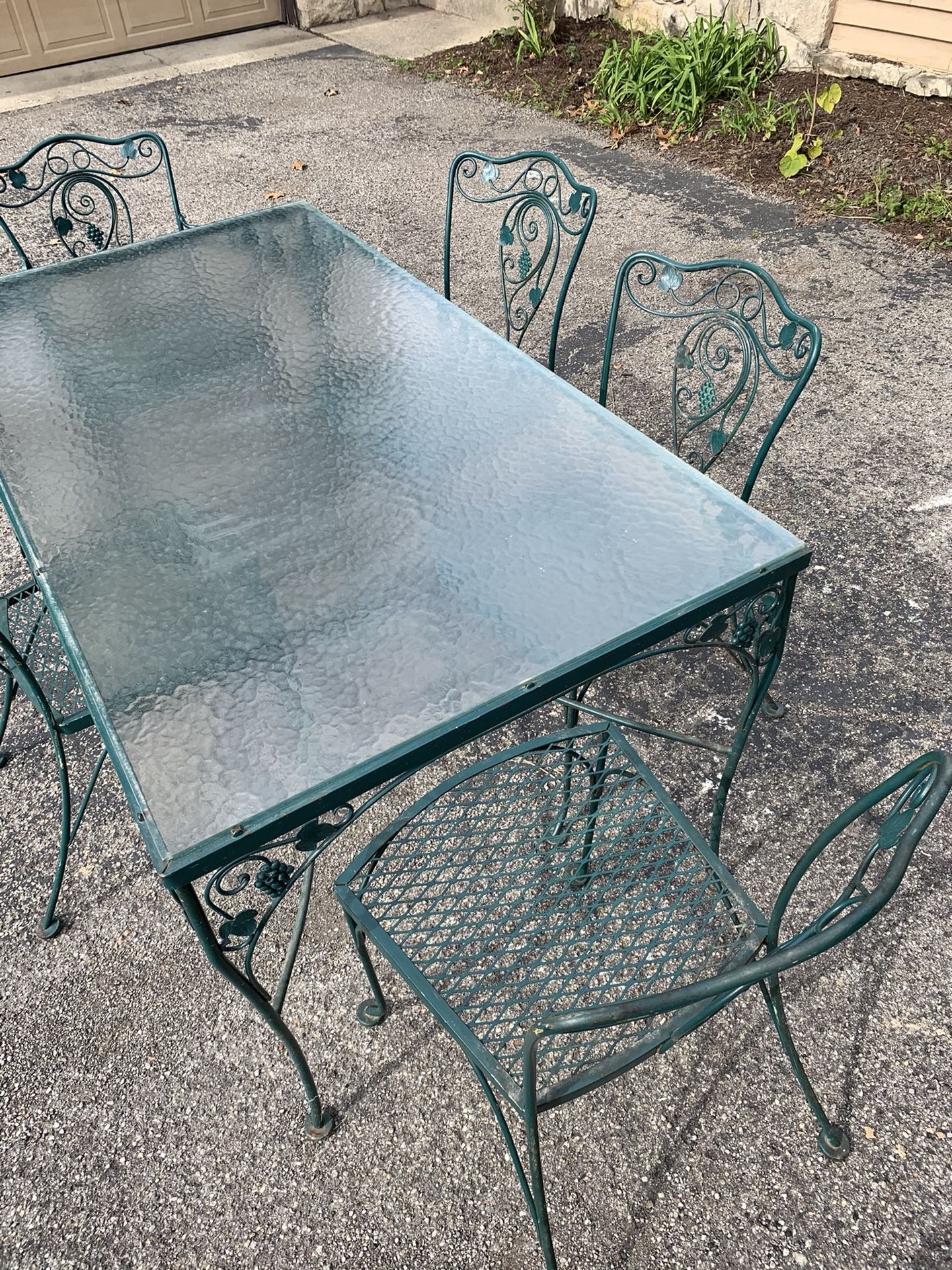 Old vintage  IRON grape patio set