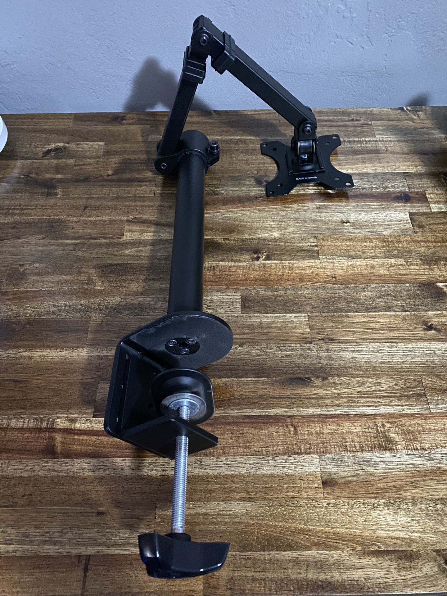 Monitor arms