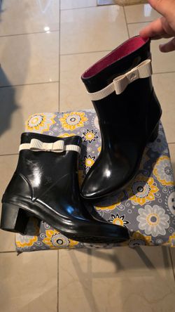Kate spade size 9 (suggest feet size 8) Black Rubber Rain Ankle Boots with Bow Accent and Pink Lining