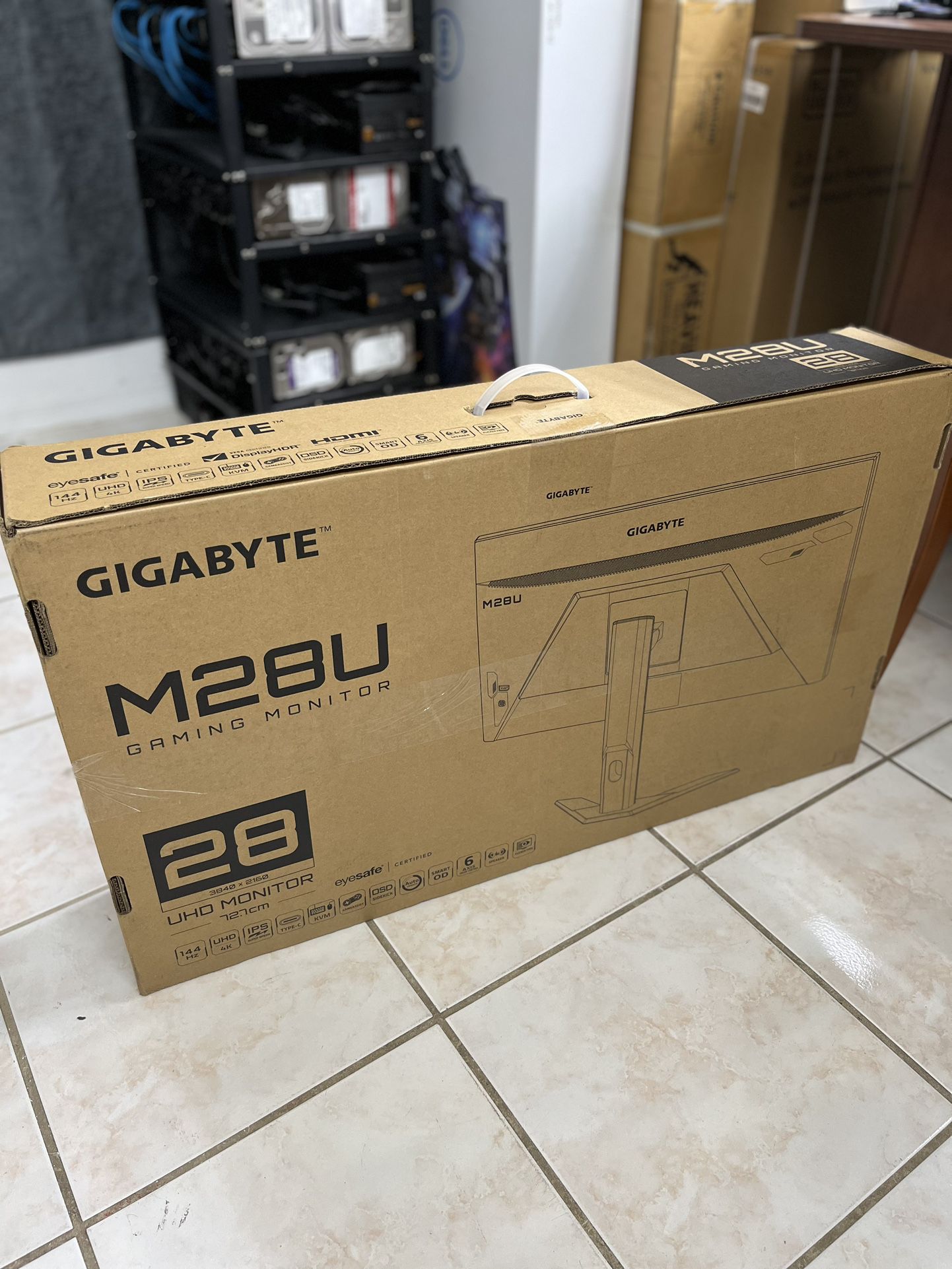 GIGABYTE™ M28U GAMING MONITOR