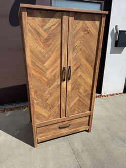 Sauder Cannery Bridge Wardrobe Armoire – Herringbone Wood – Great Condition