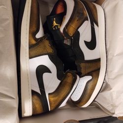 Jordan Retro 1 Mid SE