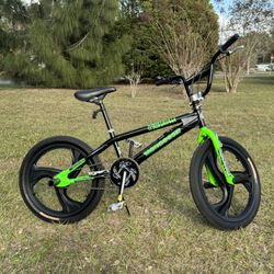 2006 Mongoose Rebel (mag Wheel )